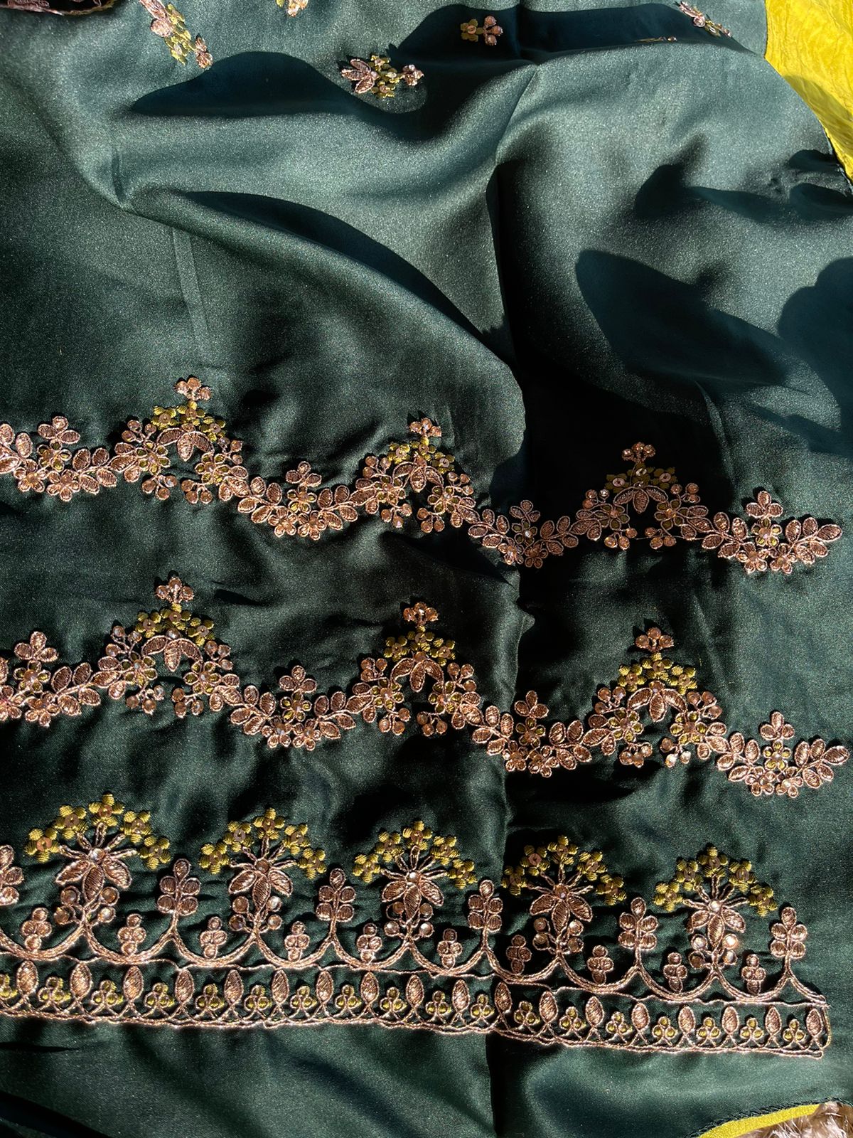 SUHA- GREEN SAREE - Image 9